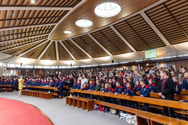 Pupils, teachers and family gather in Askea Church for the Holy Family NS opening Mass Photos: michaelorourkephotography.ie Pupils, teachers and family gather in Askea Church for the Holy Family NS opening Mass Photos: michaelorourkephotography.ie