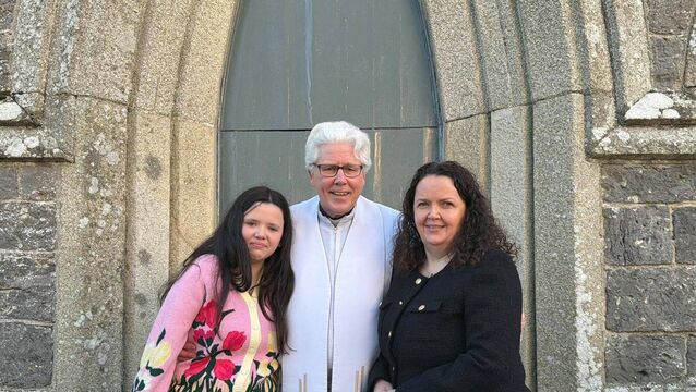 Rev Paul with his wife Betty and daughter Maebh <p>Rev Paul with his wife Betty and daughter Maebh </p>