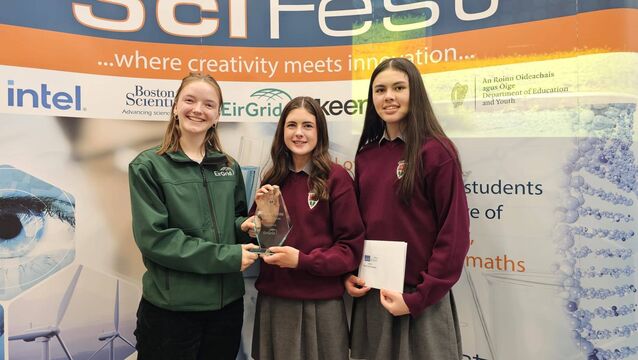Róisín and Méabh receive climate award at SciFest Róisín and Méabh receive climate award at SciFest