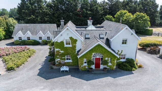 Exceptional family residence in picturesque Barrow Valley with guide price of €1,100,000 Exceptional family residence in picturesque Barrow Valley with guide price of €1,100,000